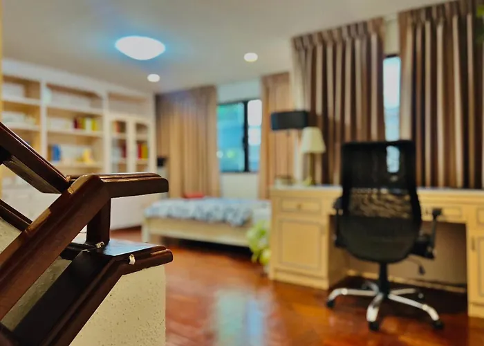 7 Beds Emquartier Btsthonglor Phrom Phong Villa *