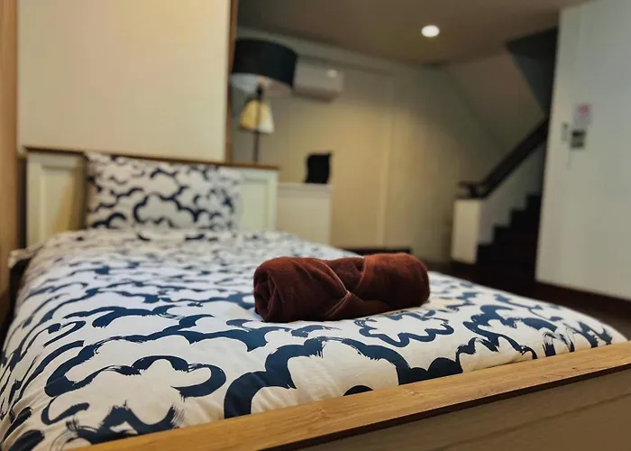 7 Beds Emquartier Btsthonglor Phrom Phong Villa *