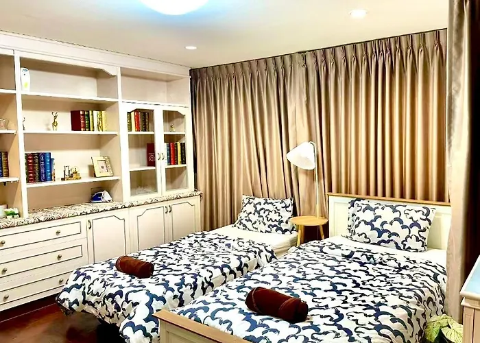 7 Beds Emquartier Btsthonglor Phrom Phong Villa Bangkok